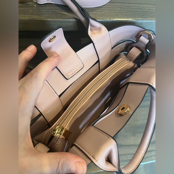 Soft Pink bag with crossbody strap - Picture 10 of 15